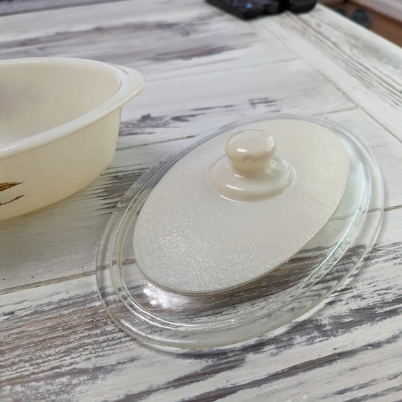 Vintage Glass bake casserole dish - Picture 2 of 6